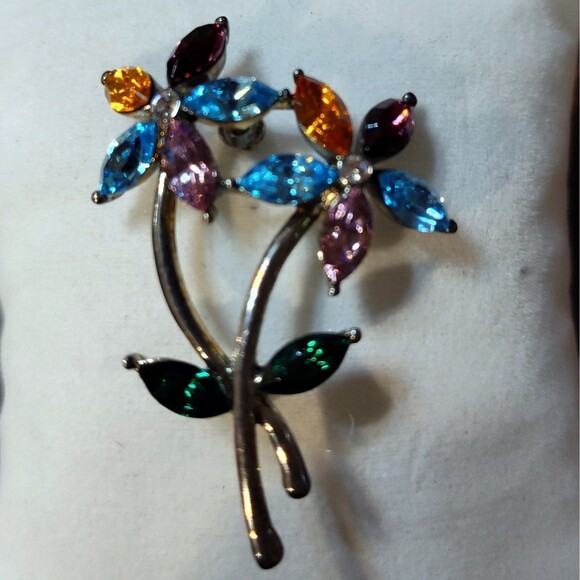 Monet Jewelry - Vintage Monet Signed Floral Brooch Pin Silvertone Vibrant Beautiful Rhinestones